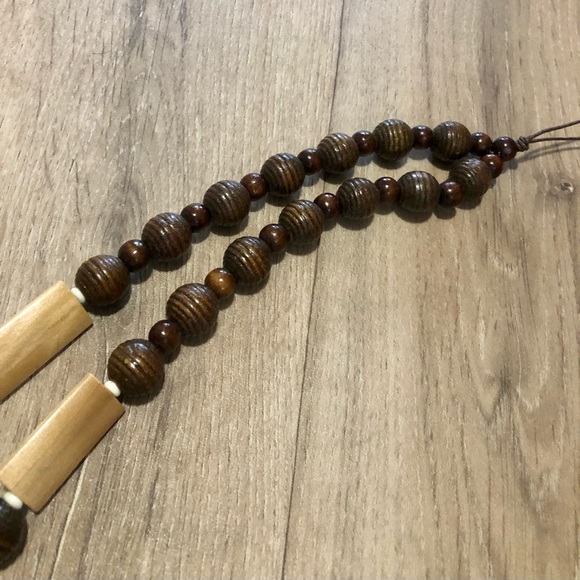 NECKLACE HANDMADE WOODEN AND PORCELAIN BEEDS - Picture 4 of 6